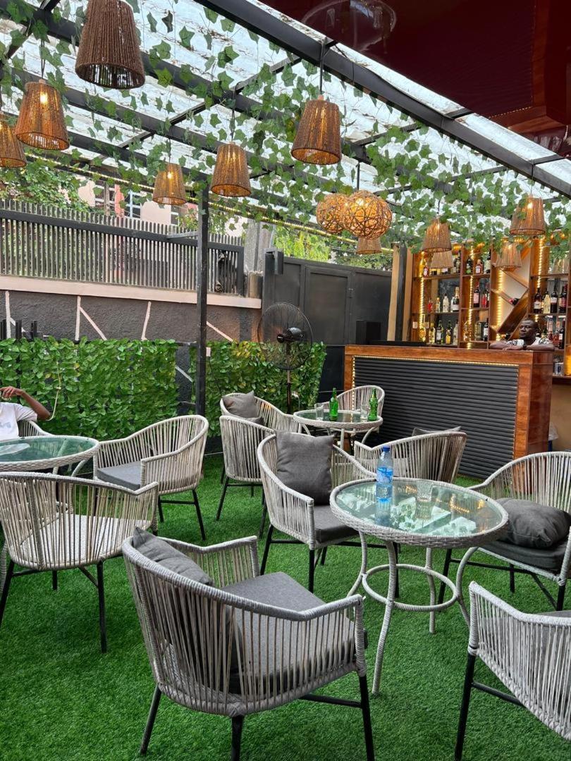 איקג'ה Villa Palazzo Hotel 2 מראה חיצוני תמונה